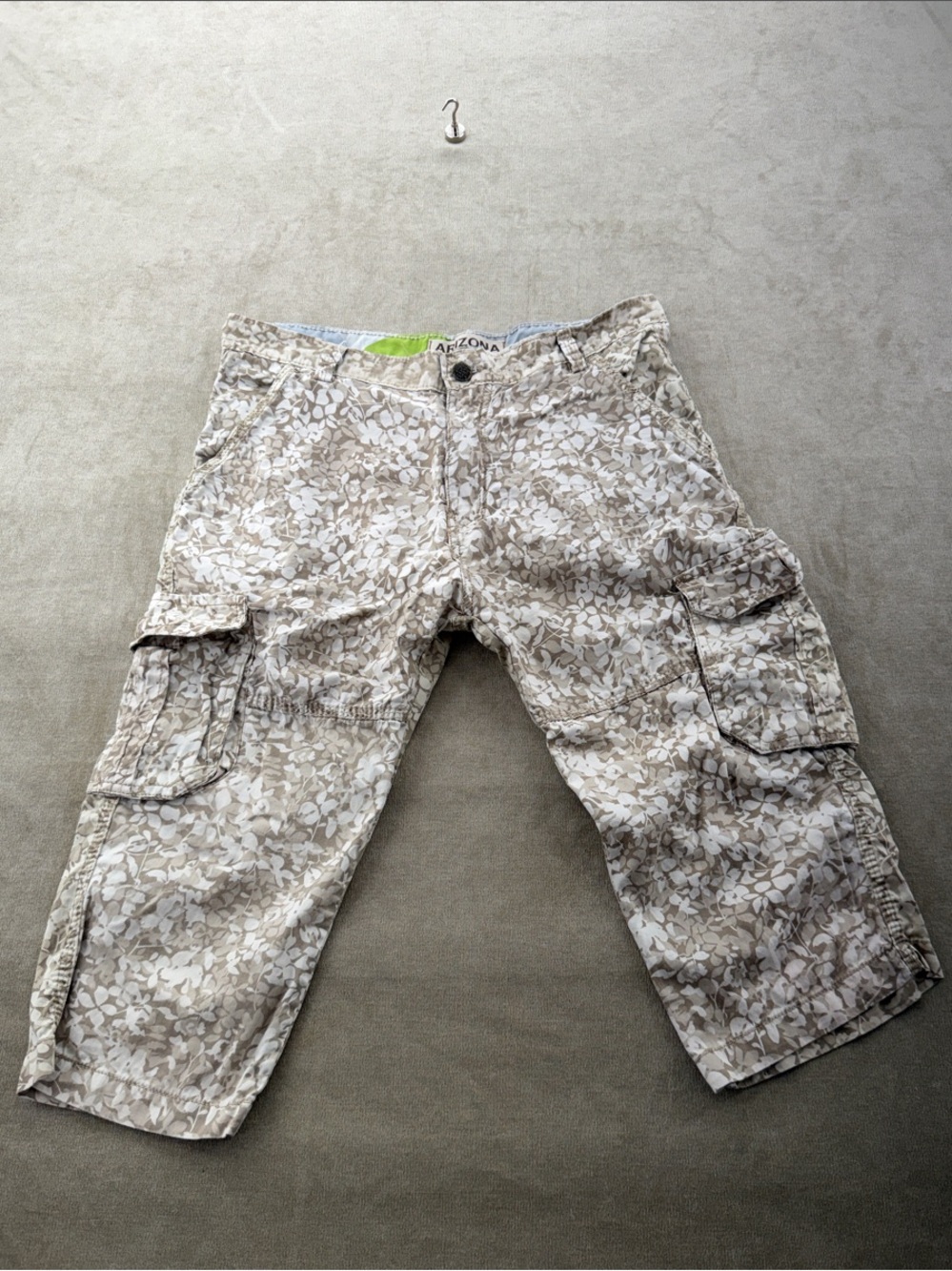 Arizona Jean Company Beige Floral Cargo Capris with Multiple Pockets
